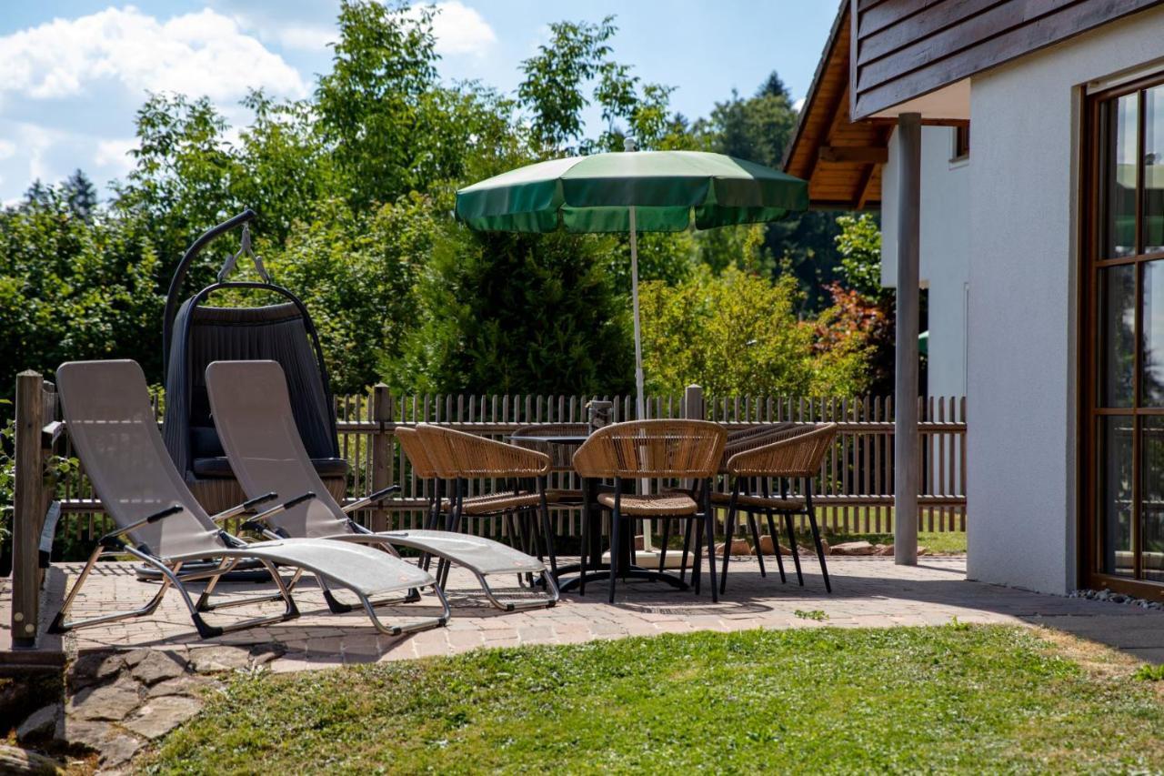 Schwarzwald Chalets ฟรอยเดนชตัดท์ ภายนอก รูปภาพ