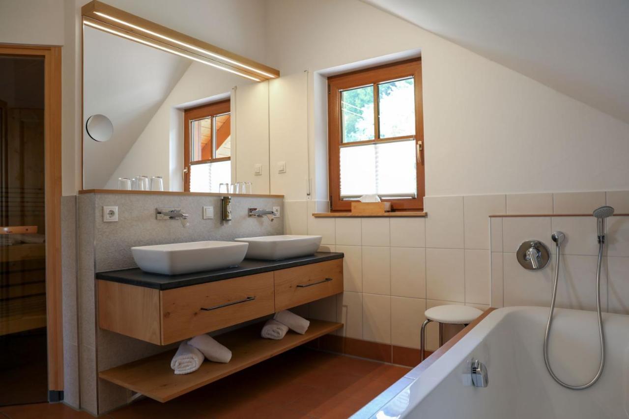 Schwarzwald Chalets ฟรอยเดนชตัดท์ ภายนอก รูปภาพ