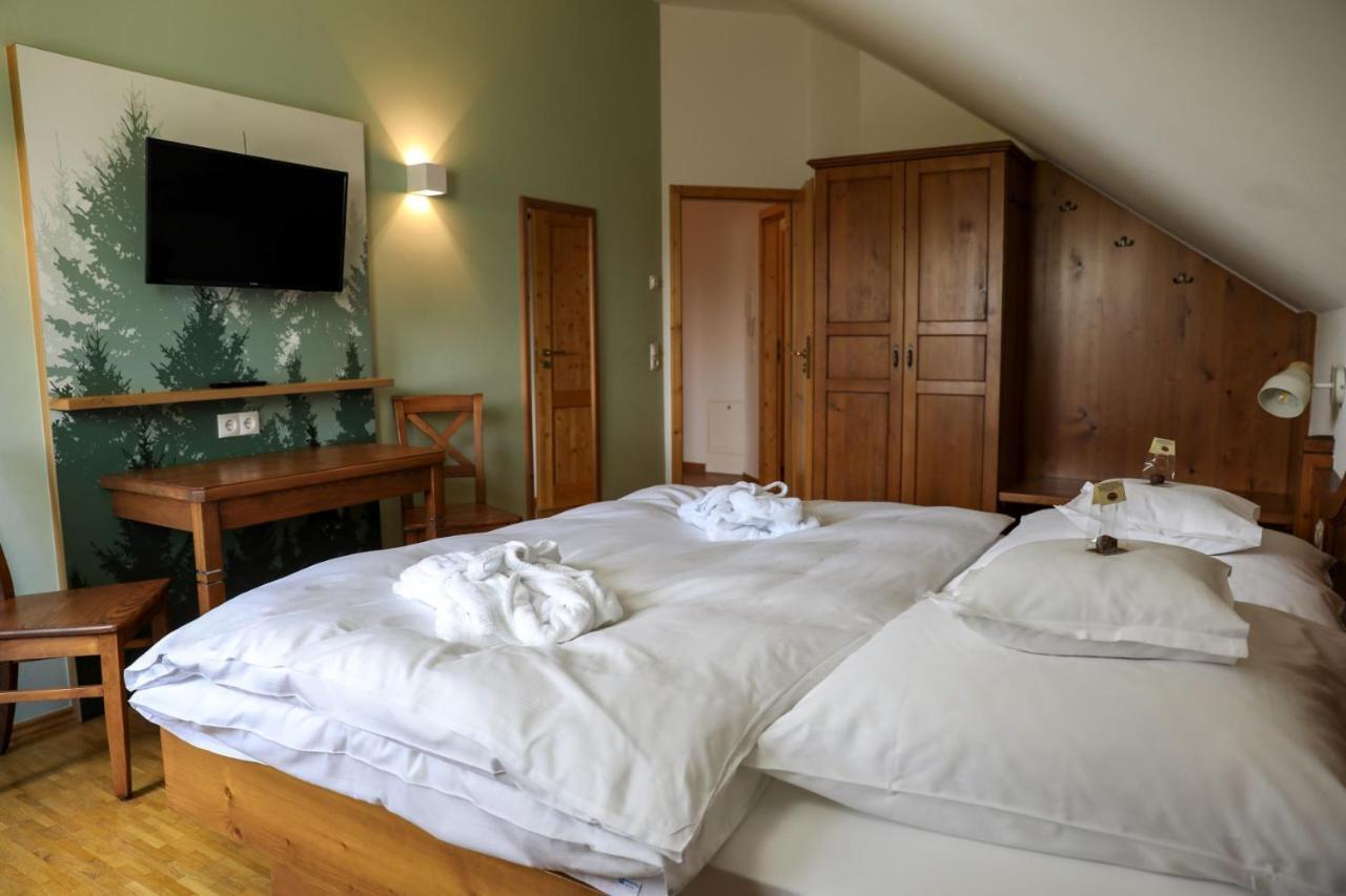 Schwarzwald Chalets ฟรอยเดนชตัดท์ ภายนอก รูปภาพ